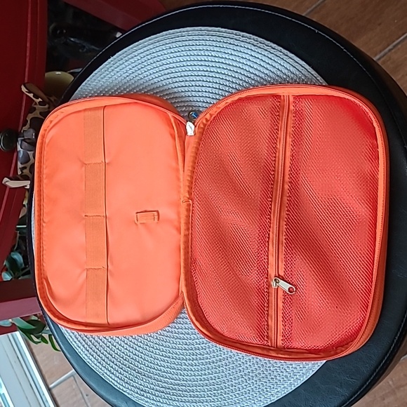 Ban.do Mobile Desk Pouch - Picture 4 of 11